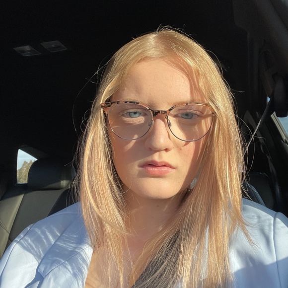 Meet your Posher, Aimee - Picture 1 of 1